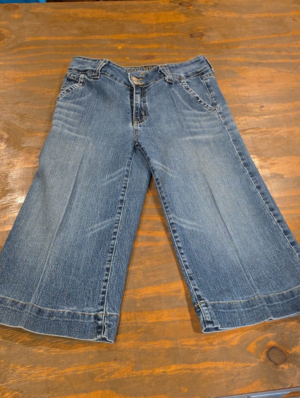 Covington Wide-Leg Crop Jeans in Medium Blue